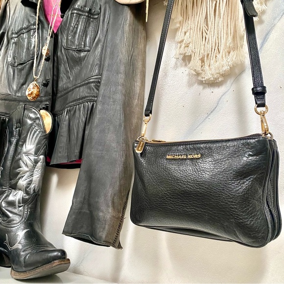 Michael Kors Handbags - Michael KORS triple layer black leather cross body bag w gold & build in wallet